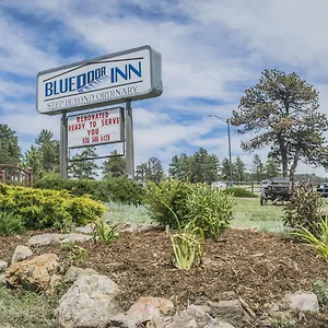 Blue-Door-Inn-Estes-Park-Exterior