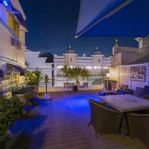 Pegasus-International-Hotel-Key-West-Exterior