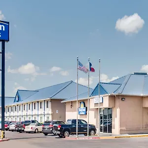 Days-Inn-Suites-By-Wyndham-Laredo-Exterior