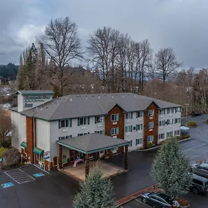Clatskanie-River-Inn-Exterior