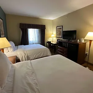 Wingate-By-Wyndham-Newell-Hotel-Room