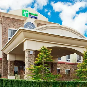 Holiday-Inn-Express-Hotel-Suites-East-End-By-Ihg-Riverhead-Exterior
