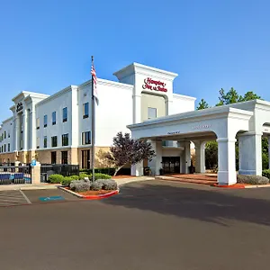 Hampton-Inn-Suites-Nacogdoches-Exterior