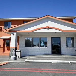 Howard-Johnson-By-Wyndham-Near-Schlitterbahn-New-Braunfels-Exterior