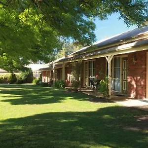 Mansfield-Valley-Motor-Inn-Exterior