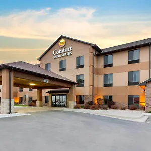 Comfort-Inn-Suites-Mitchell-I-90-Exterior