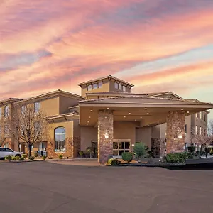 Comfort-Inn-At-Convention-Center-St-George-Exterior