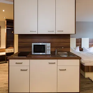 Central Hotel-Apart Muenchen Kitchen photo