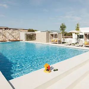 Aparthotel Adagio Rome Vatican Swimming Pool photo