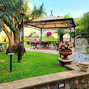 Hotel-Garibaldi-Milazzo-Exterior