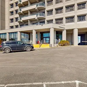 Sugar-Top-2105-Sugar-Mountain-Exterior