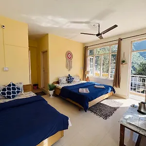 Rahgir-Mcleodganj-Hostel-McLeod-Ganj-Room