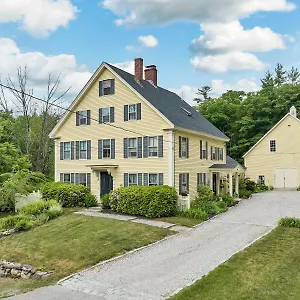 The-Maples-At-Warner-Bed-Breakfast-Exterior