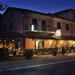 Antica-Locanda-Luigina-Mattarana-Exterior