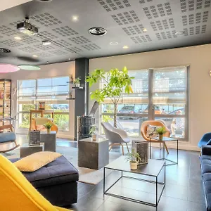 Campanile-Roissy-Aeroport-Cdg-Le-Mesnil-Amelot-Hotel-Interior