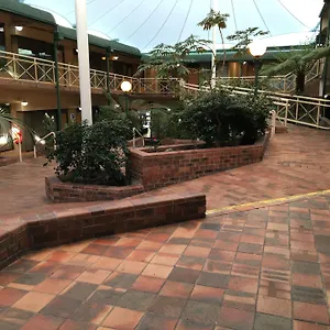 Mayfair Plaza Motel And Apartments Exterior photo