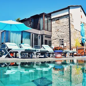 Quinta-De-San-Amaro-Rias-Baixas-Hotel-Meano-Exterior