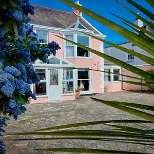 Potters-Mooring-Hotel-Teignmouth-Exterior