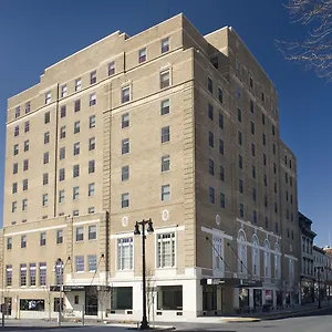 Grand-Eastonian-Hotel-Suites-Exterior