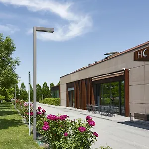 Casalgrande-Hotel-Salvaterra-Exterior