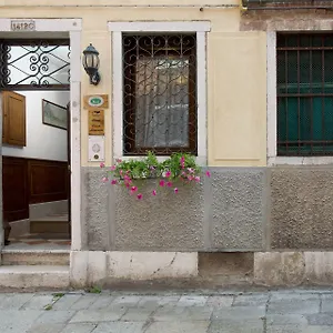 Casa-Mimma-Bed-Breakfast-Venice-Exterior