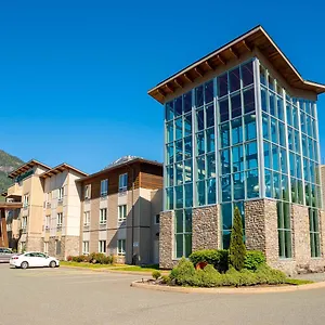 Sandman-Hotel-And-Suites-Squamish-Exterior