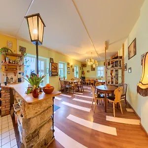 Labyrinth Hostel Weimar Restaurant photo