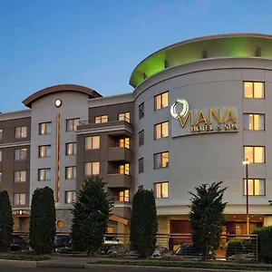Viana-Hotel-And-Spa-Trademark-Collection-By-Wyndham-Westbury-Exterior