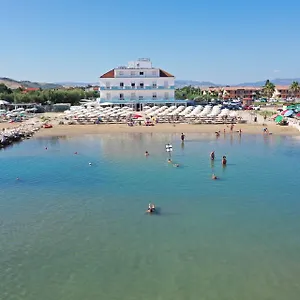 Hotel-Strand-Marina-Di-Montenero-Beach