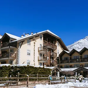 Aparthotel Majestic Exterior photo