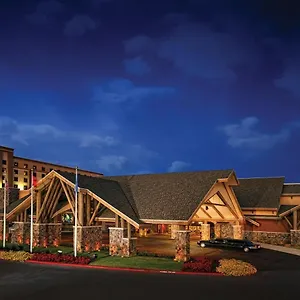 Cherokee-Casino-West-Siloam-Springs-Resort-Exterior