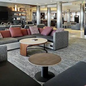 Courtyard-By-Marriott-York-Hotel-Interior