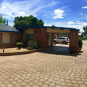 Orana-Windmill-Motel-Gilgandra-Exterior