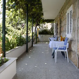 Jele-Rooms-Dubrovnik-Exterior