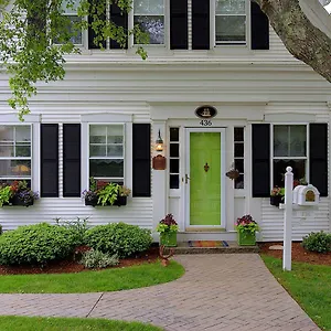 Long-Dell-Inn-Centerville-Exterior