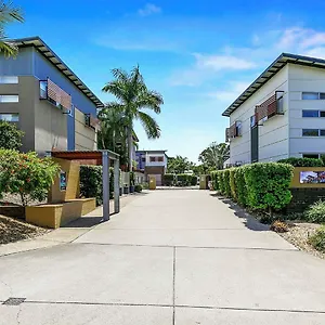 Quarterdecks Retreat Exterior photo