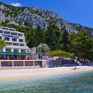 Hotel-Saudade-Gradac-Exterior