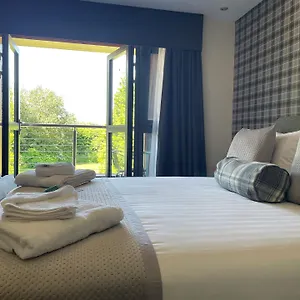 Boston-West-Hotel-Room