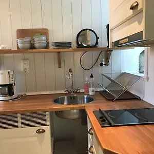 Boersen-Apartment-Suites-Visby-Kitchen