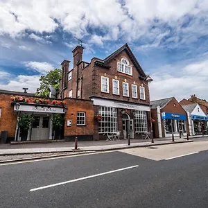 Red-Lion-Hotel-Radlett-Exterior