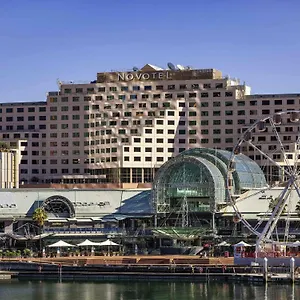 Novotel-Sydney-Darling-Harbour-Exterior