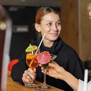 Ibis-Toulon-La-Valette-Hotel-Macro-Details