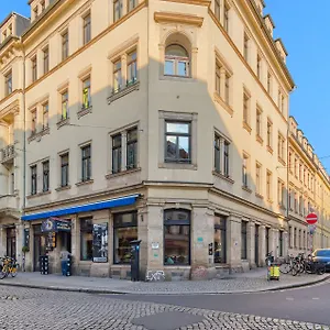 Hostel Mondpalast Exterior photo