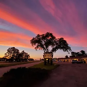 Sunset-Lodge-Escanaba-Beach