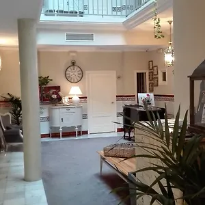 Le Petit Paris Exterior photo