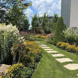 Hotel-Rive-Gauche-Beloeil-Exterior