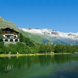 Chalet-Sul-Lago-Hotel-In-Montagna-Moncenisio-Nature