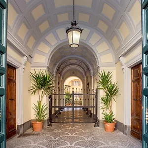 Domus-Liberius-Rome-Bed-Breakfast-Interior