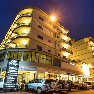 Mikhael'S Hotel Exterior photo