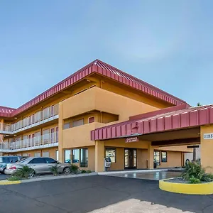 Quality-Inn-Needles-Exterior